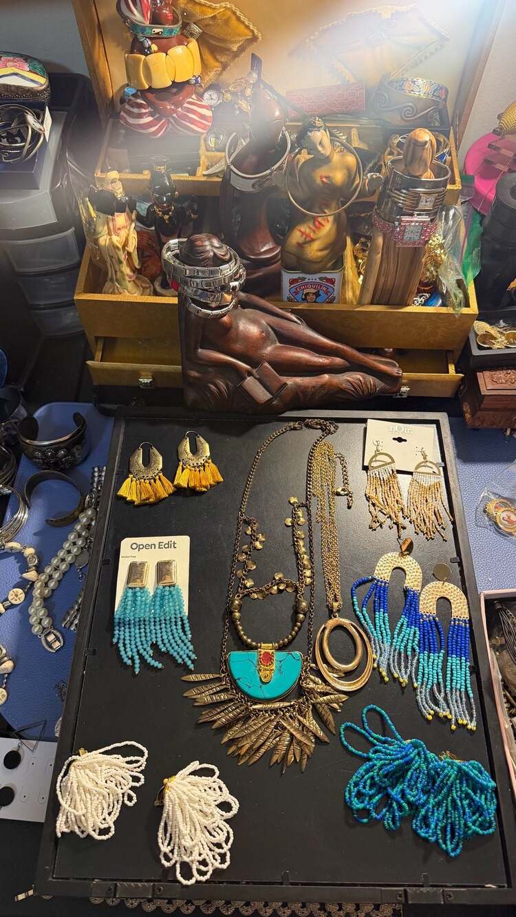 Mixed Modern Lot